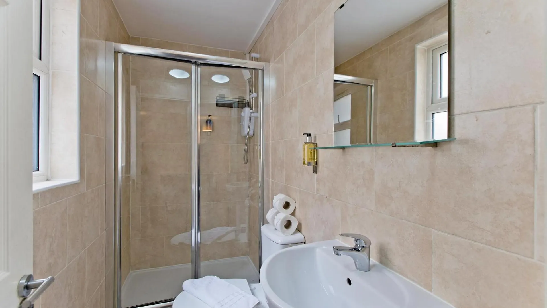 Imperial Corner House-Whitechapel Apartment London