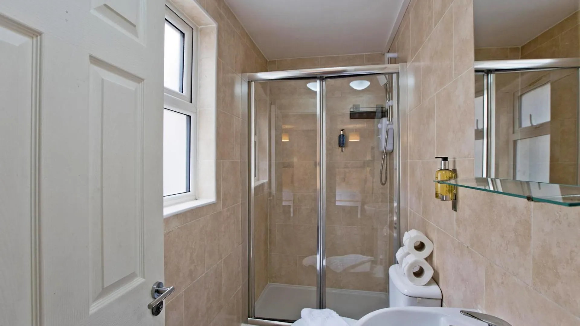Imperial Corner House-Whitechapel Apartment London