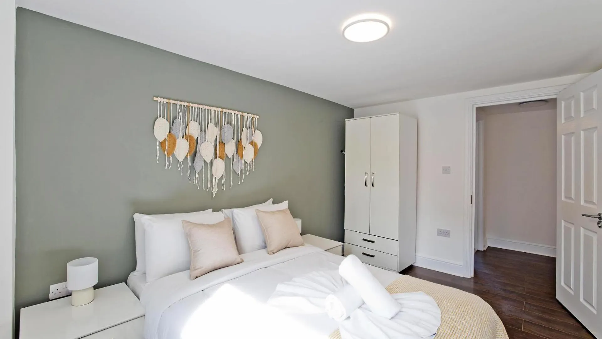 Imperial Corner House-Whitechapel Apartment London